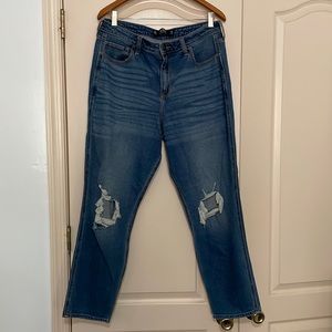 Hollister Ultra High Rise Mom Jean